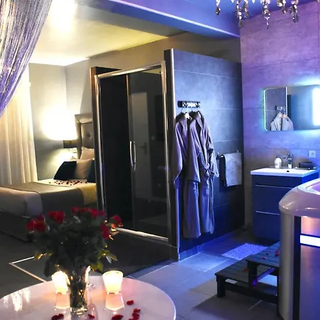 Luxury & - Professional Jaccuzzi And Affittacamere 3*
